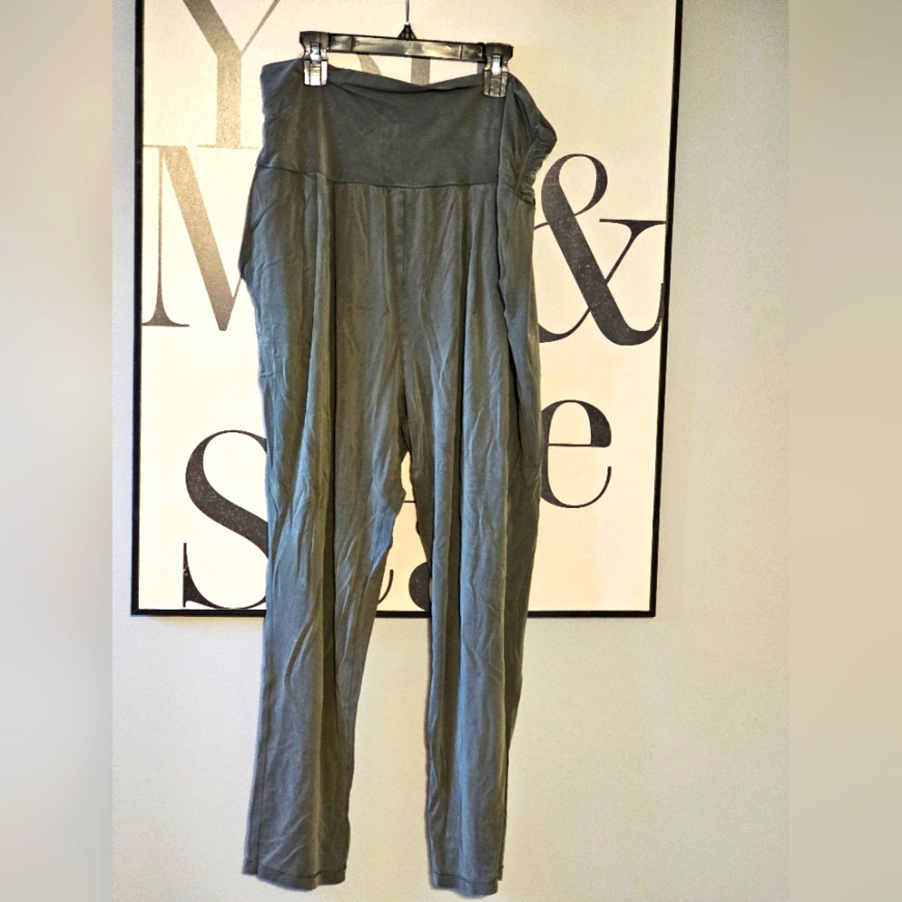 Lululemon ruched capris size 12
